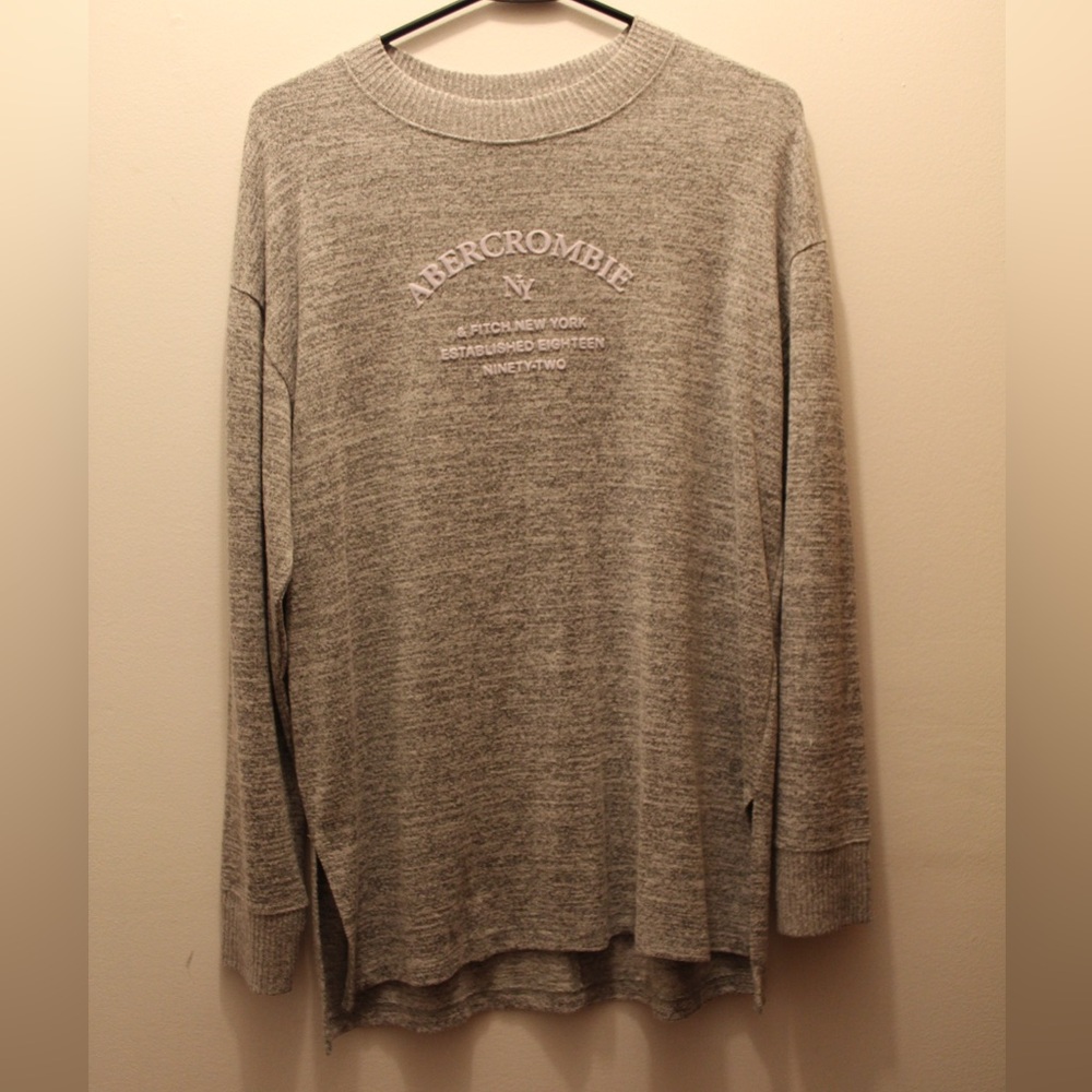 Abercrombie & Fitch Heather Gray Long Sleeve Tee